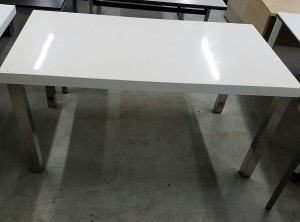テーブル　（N0.316）