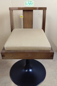 回転式椅子　（I-21）