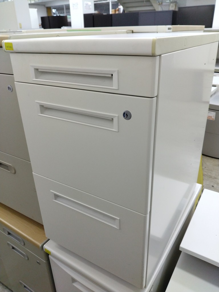 17605976453074549746371956638575