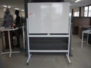 両面キャスター付きホワイトボード（WB-7）