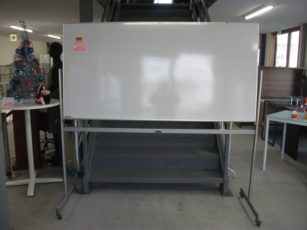 【オカムラ】片面キャスター付きホワイトボード（WB-11）