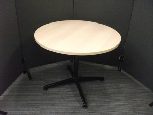 【コクヨ】丸テーブル（TB-21）