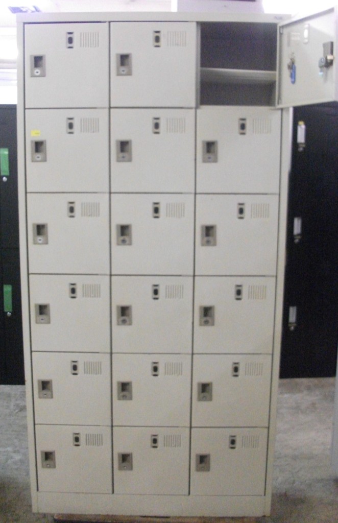 18人用シューズボックス（LO-38）