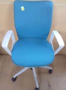 事務椅子（J-11/2）