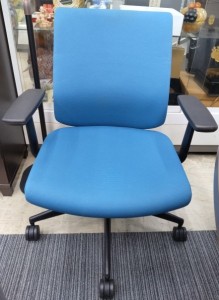 事務椅子（J-4/3）