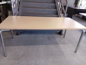 PLUS ミーティングテーブル