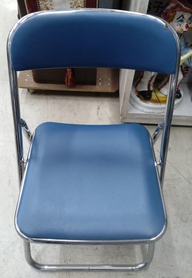 折りたたみ椅子（I-72/4）