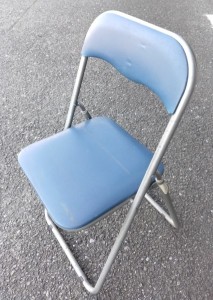 折りたたみ椅子（I-83）