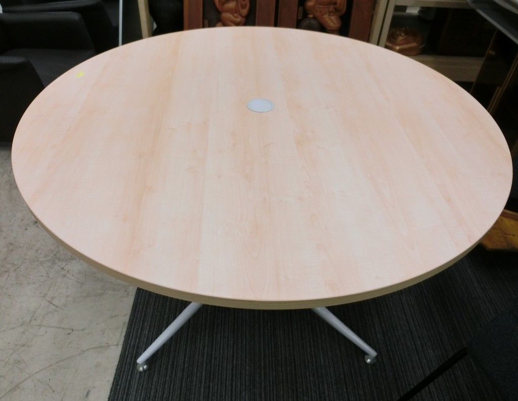 【アール　エフ・ヤマカワ】丸形ミーティングテーブル（TB-64）