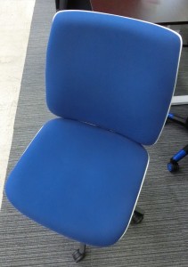 事務椅子（J-84）