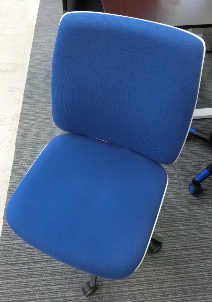 事務椅子（J-84）