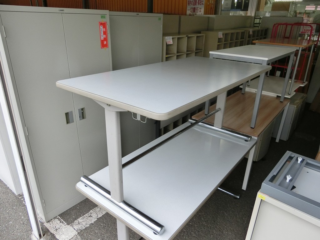 【コクヨ】椅子ハンガー付ミーティングテーブル（TB-73/2）