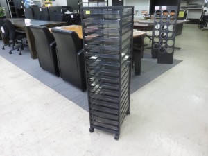 キャスター付き17段レターケース（LC-12）