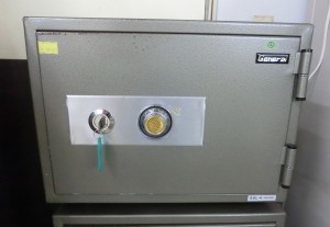 小型鍵付き保管庫（Z-66）