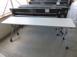 スタッキングテーブル（TB-135/6）